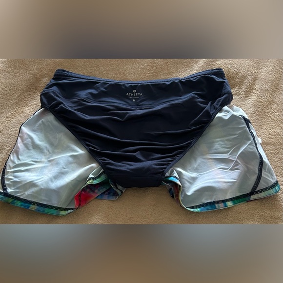 Athleta Side Pocket Tropea Vivid Ready Set Shorts Size M - Picture 5 of 5